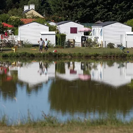 Campingplatz Charmant, Animaux Ok - 2 Pers. - Api-1-52-2845 *